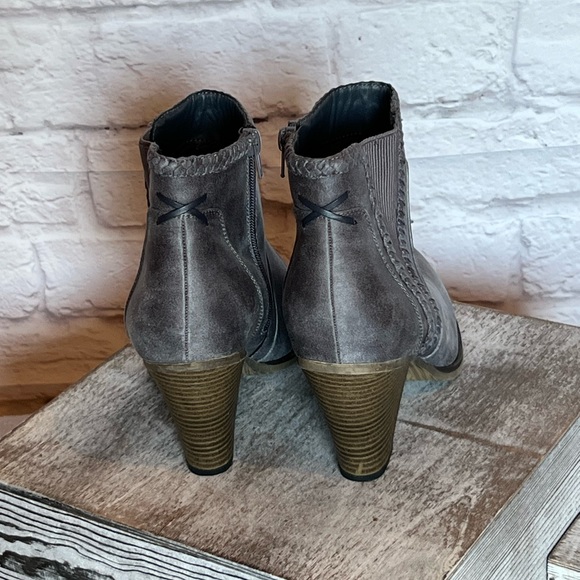 MIA Side Zip Ankle Booties - Picture 3 of 8